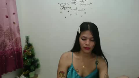 Snapshot of urpreciouspinayxxx chatting on 12/04/24, 01:53 hi im kim online show from 12/04/24, 01:53