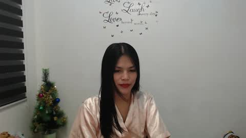 Snapshot of urpreciouspinayxxx chatting on 12/05/24, 11:49 hi im kim online show from 12/05/24, 11:49