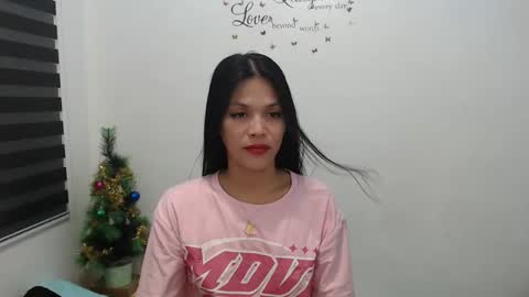 Snapshot of urpreciouspinayxxx chatting on 12/10/24, 10:38 hi im kim online show from 12/10/24, 10:38