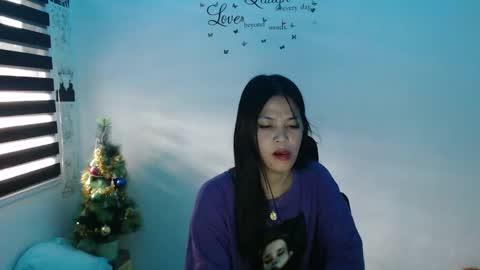 Snapshot of urpreciouspinayxxx chatting on 12/12/24, 05:52 hi im kim online show from 12/12/24, 05:52