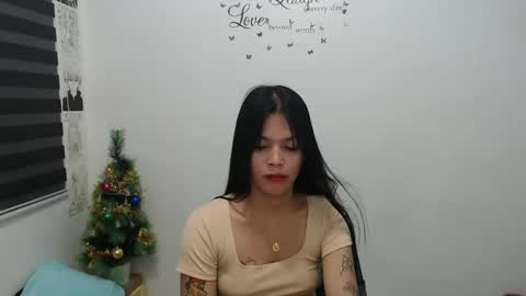 Snapshot of urpreciouspinayxxx chatting on 12/12/24, 02:00 hi im kim online show from 12/12/24, 02:00