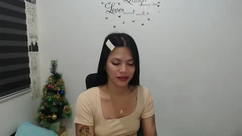 Snapshot of urpreciouspinayxxx chatting on 12/12/24, 11:25 hi im kim online show from 12/12/24, 11:25