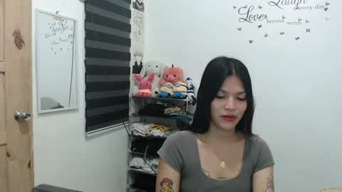 Snapshot of urpreciouspinayxxx chatting on 12/29/24, 12:34 hi im kim online show from 12/29/24, 12:34