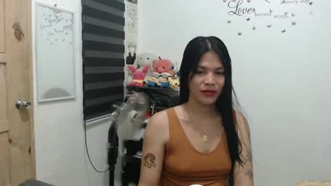 Snapshot of urpreciouspinayxxx chatting on 01/12/25, 12:23 hi im kim online show from 01/12/25, 12:23