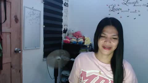 Snapshot of urpreciouspinayxxx chatting on 01/27/25, 03:07 hi im kim online show from 01/27/25, 03:07