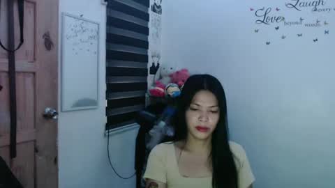 Snapshot of urpreciouspinayxxx chatting on 02/09/25, 07:27 hi im kim online show from 02/09/25, 07:27