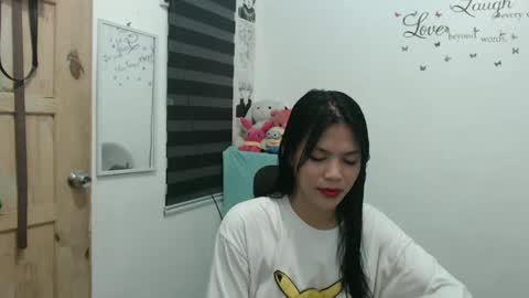 Snapshot of urpreciouspinayxxx chatting on 02/09/25, 10:42 hi im kim online show from 02/09/25, 10:42
