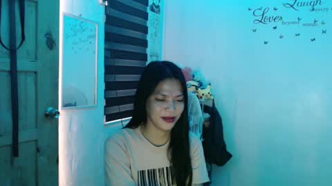 Snapshot of urpreciouspinayxxx chatting on 02/20/25, 02:07 hi im kim online show from 02/20/25, 02:07