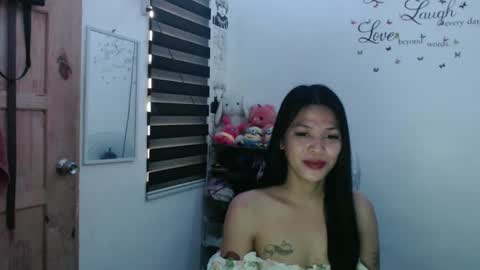 Snapshot of urpreciouspinayxxx chatting on 03/10/25, 03:34 hi im kim online show from 03/10/25, 03:34