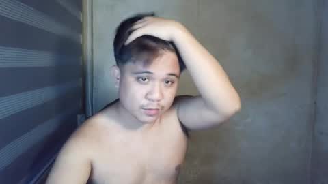 Snapshot of urscott_asiandestroyer chatting on 02/13/26, 09:33 Miguel online show from 02/13/26, 09:33