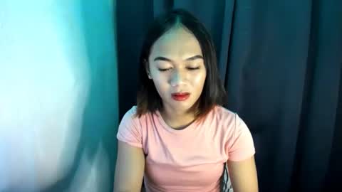 Snapshot of urslutty_mayie chatting on 11/14/25, 05:28 urslutty_mayie online show from 11/14/25, 05:28