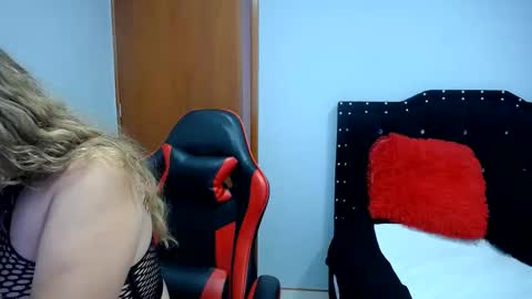 Snapshot of ursulawhite69 chatting on 06/11/26, 03:32 Eveling Blanco online show from 06/11/26, 03:32