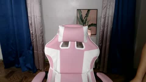 Snapshot of ursweet_zeviixx chatting on 01/28/25, 12:15 ursweet_zeviixx online show from 01/28/25, 12:15