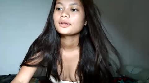 Snapshot of ursweetereca18 chatting on 06/06/26, 01:27 ERECA online show from 06/06/26, 01:27