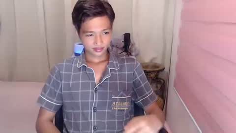 Snapshot of urtwinkjinwoo chatting on 12/05/25, 07:28 JC online show from 12/05/25, 07:28