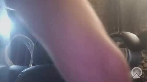 Snapshot of urukai79 chatting on 11/25/25, 10:37 urukai79 online show from 11/25/25, 10:37