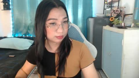 Ashley Kate Mateo Gray online show from 08/04/26, 08:39