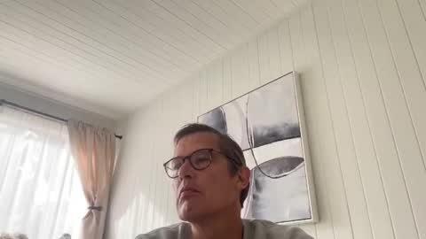 Snapshot of usablemale chatting on 10/22/25, 10:31 P online show from 10/22/25, 10:31