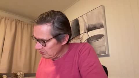 Snapshot of usablemale chatting on 12/16/25, 03:55 P online show from 12/16/25, 03:55