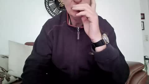 Snapshot of use2020 chatting on 10/22/25, 08:36 use2020 online show from 10/22/25, 08:36