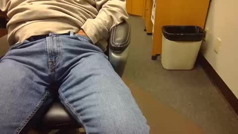 useemie online show from 10/31/25, 06:42