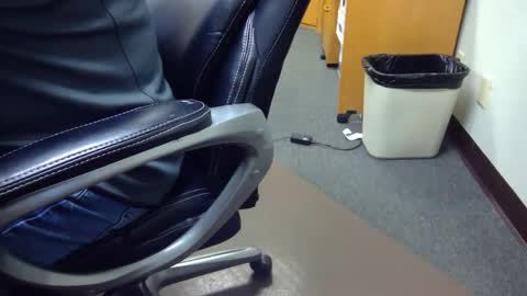 useemie online show from 11/25/25, 08:20