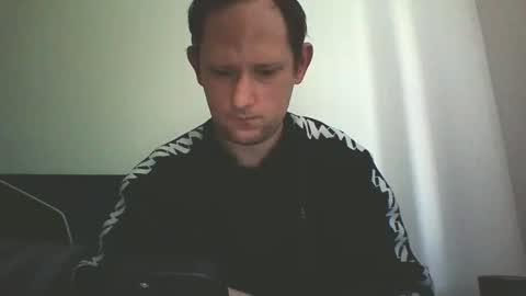 Snapshot of useme92431433 chatting on 12/02/24, 01:24 sub 4 u online show from 12/02/24, 01:24