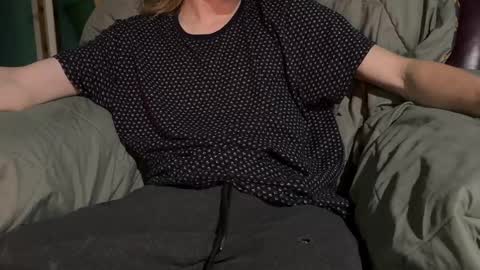 Snapshot of user__null chatting on 11/02/25, 06:54 user__null online show from 11/02/25, 06:54