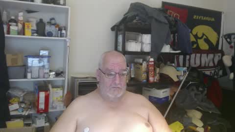Snapshot of usgoober chatting on 12/22/24, 06:28 Eric online show from 12/22/24, 06:28