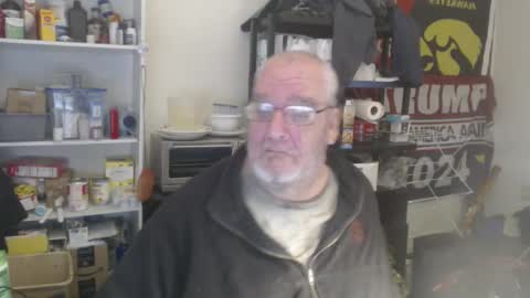 Snapshot of usgoober chatting on 12/31/24, 02:08 Eric online show from 12/31/24, 02:08