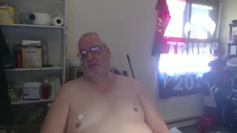 Snapshot of usgoober chatting on 01/09/25, 03:55 Eric online show from 01/09/25, 03:55