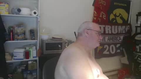 Snapshot of usgoober chatting on 01/10/25, 03:07 Eric online show from 01/10/25, 03:07