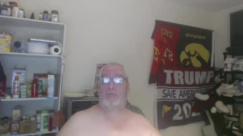 Snapshot of usgoober chatting on 01/22/25, 02:37 Eric online show from 01/22/25, 02:37