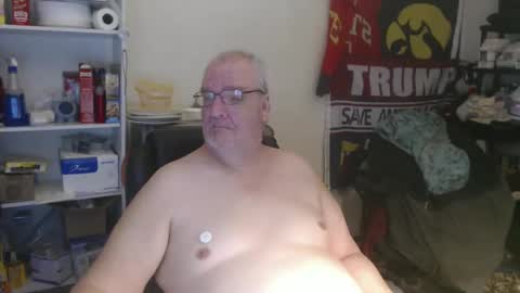 Snapshot of usgoober chatting on 01/31/25, 03:41 Eric online show from 01/31/25, 03:41
