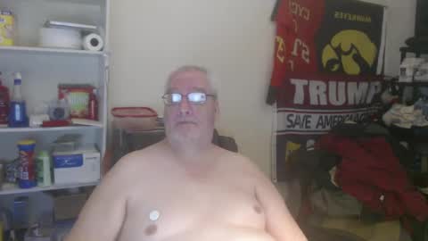 Snapshot of usgoober chatting on 02/04/25, 01:56 Eric online show from 02/04/25, 01:56