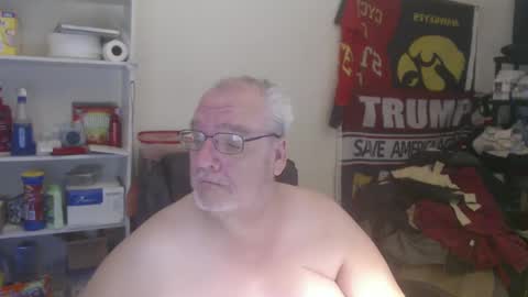 Snapshot of usgoober chatting on 02/04/25, 05:31 Eric online show from 02/04/25, 05:31