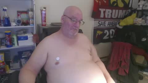 Snapshot of usgoober chatting on 02/07/25, 04:27 Eric online show from 02/07/25, 04:27