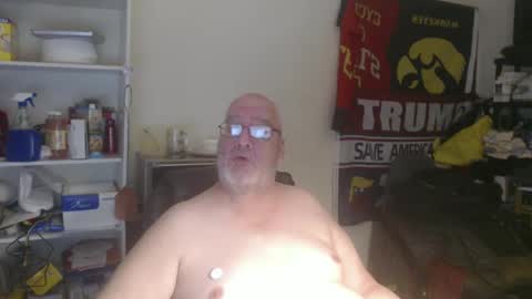 Snapshot of usgoober chatting on 02/17/25, 03:58 Eric online show from 02/17/25, 03:58
