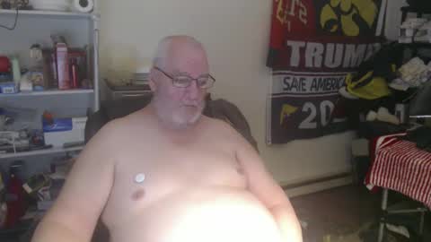 Snapshot of usgoober chatting on 02/23/25, 03:24 Eric online show from 02/23/25, 03:24