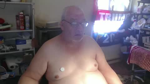 Snapshot of usgoober chatting on 03/01/25, 03:16 Eric online show from 03/01/25, 03:16
