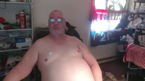 Snapshot of usgoober chatting on 03/04/25, 02:21 Eric online show from 03/04/25, 02:21