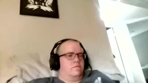 Snapshot of usstarr1 chatting on 10/31/25, 03:35 usstarr1 online show from 10/31/25, 03:35