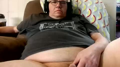 Snapshot of usstarr1 chatting on 11/11/25, 06:30 usstarr1 online show from 11/11/25, 06:30