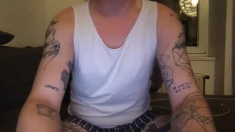 Snapshot of uwantitno chatting on 02/26/25, 05:17 uwantitno online show from 02/26/25, 05:17