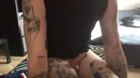 Snapshot of uwantitno chatting on 03/05/25, 01:28 uwantitno online show from 03/05/25, 01:28