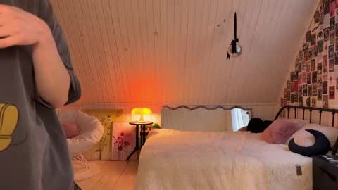 Anika On vacation online show from 05/02/26, 03:06