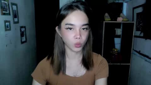 Snapshot of uxie_mew chatting on 11/23/25, 06:46 Ahn Chiyo online show from 11/23/25, 06:46