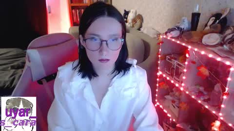 Snapshot of uyar_ chatting on 10/27/25, 01:26 Cara online show from 10/27/25, 01:26