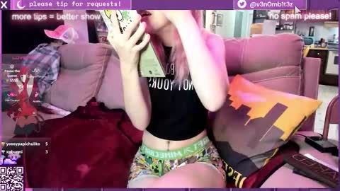 Snapshot of v3n0mb1t3z chatting on 11/18/25, 11:59 kermit online show from 11/18/25, 11:59