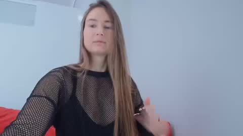 Snapshot of va_len_sea_ya chatting on 03/07/25, 07:41 Valensiya online show from 03/07/25, 07:41